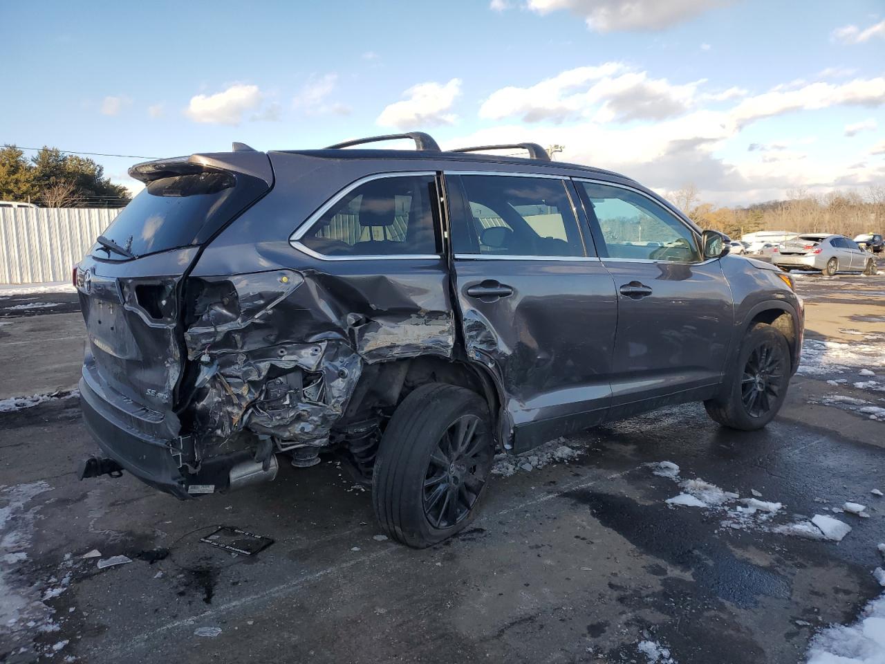 2019 Toyota Highlander - Image 3