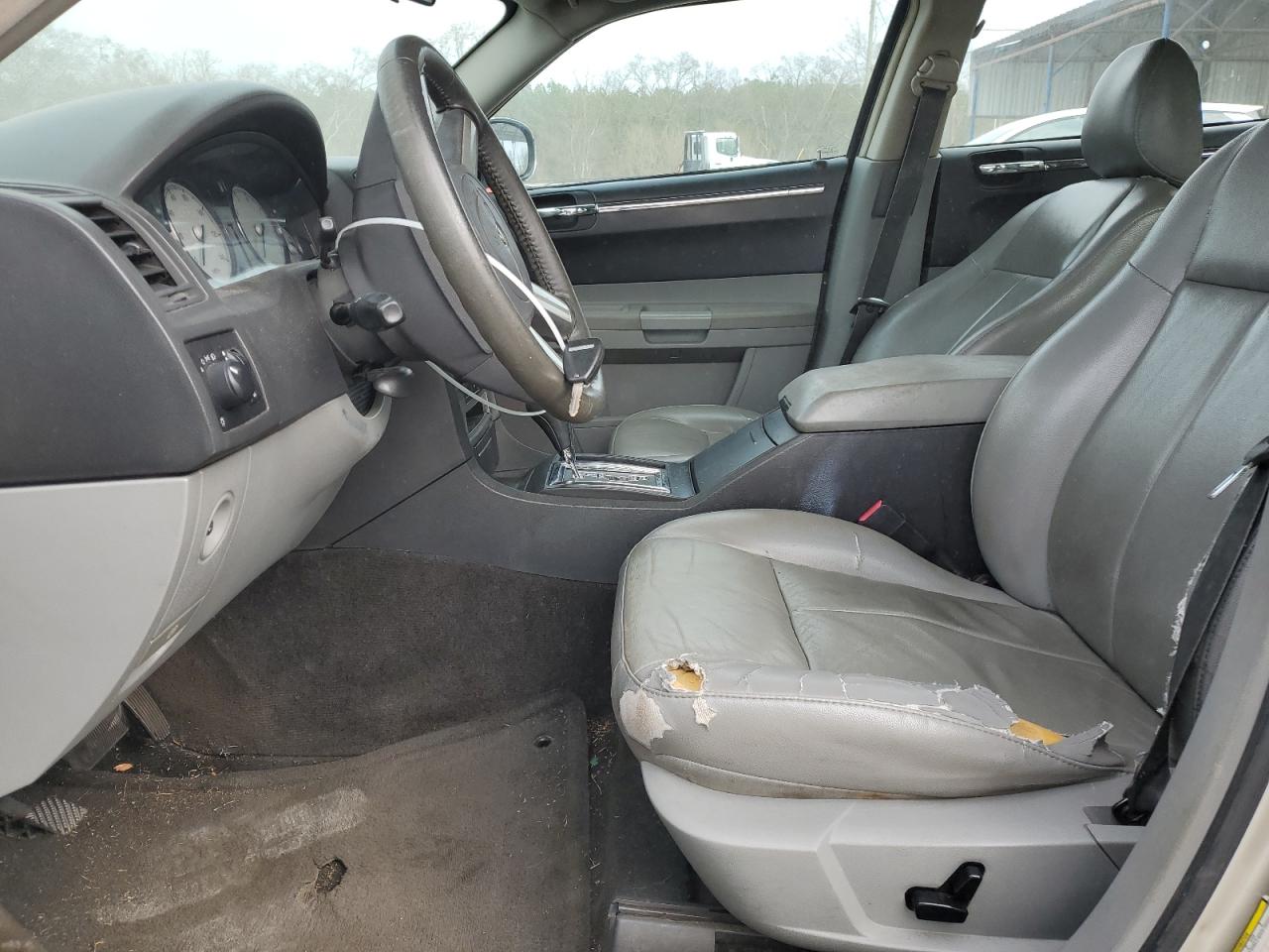 2006 Chrysler 300 - Image 7