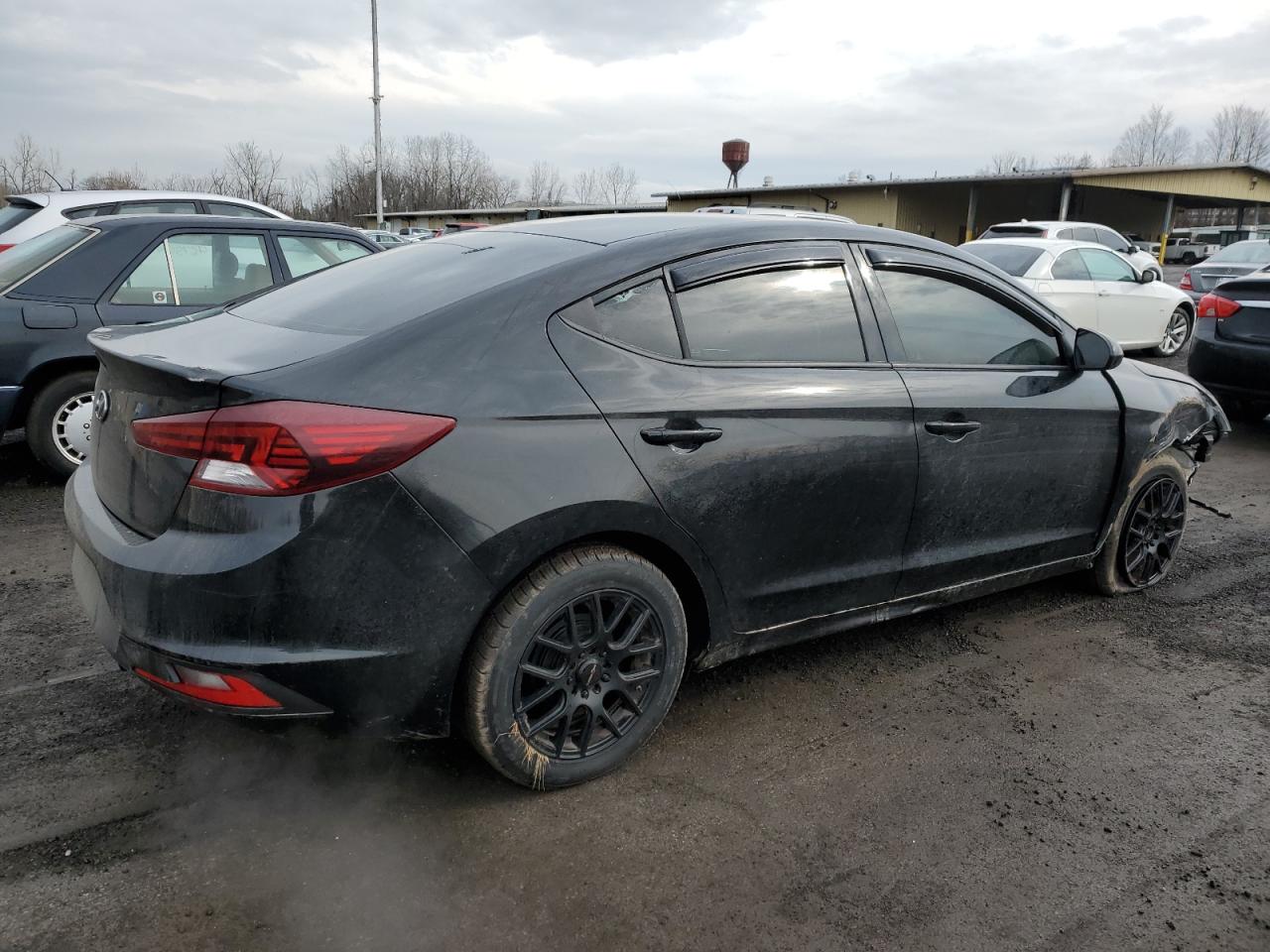 2020 Hyundai Elantra - Image 3