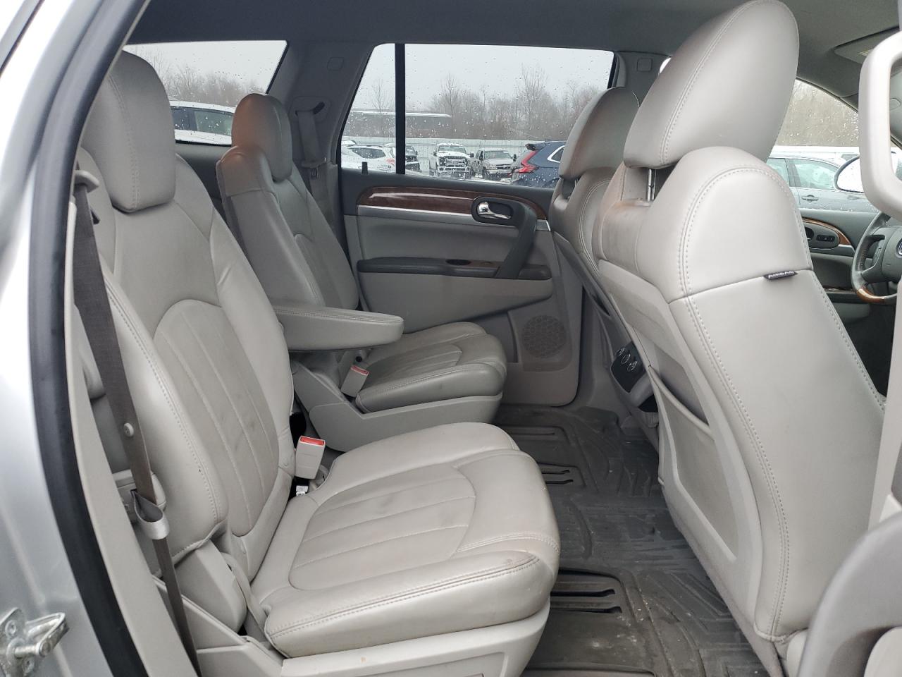 2010 Buick Enclave - Image 11
