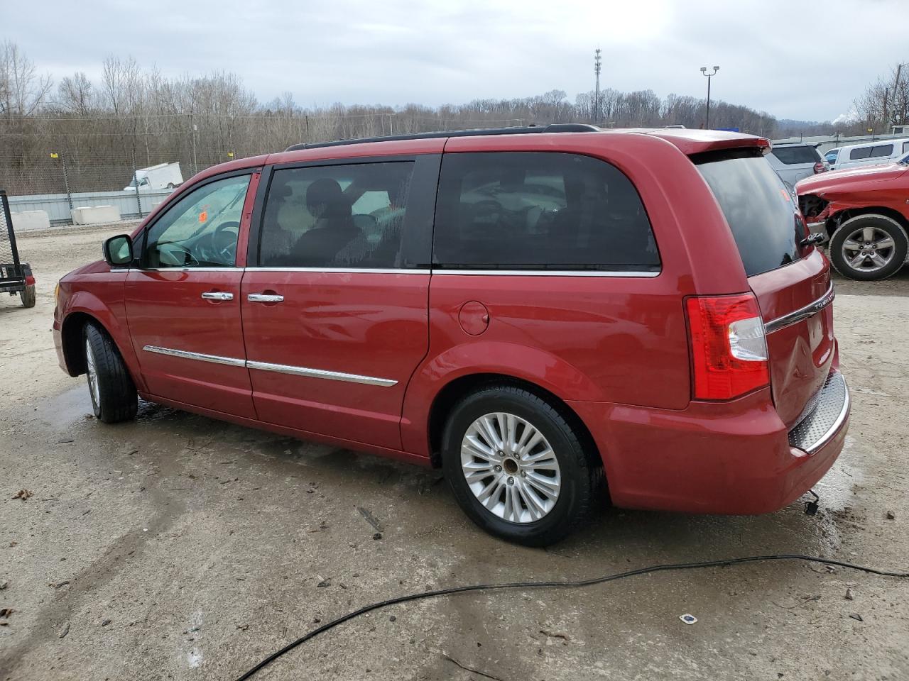 2013 Chrysler Town & Country - Image 2