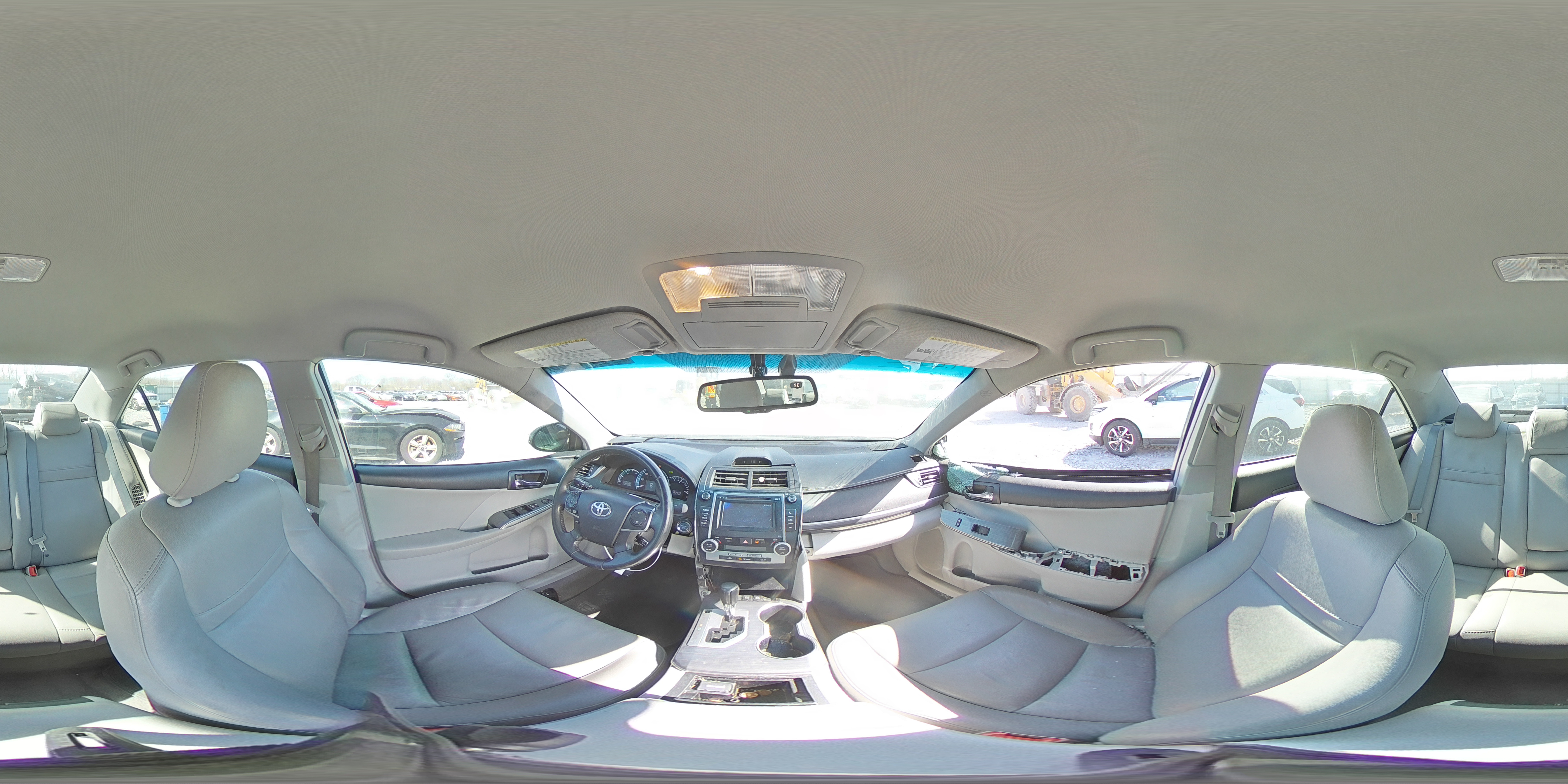 2013 Toyota Camry - Image 13