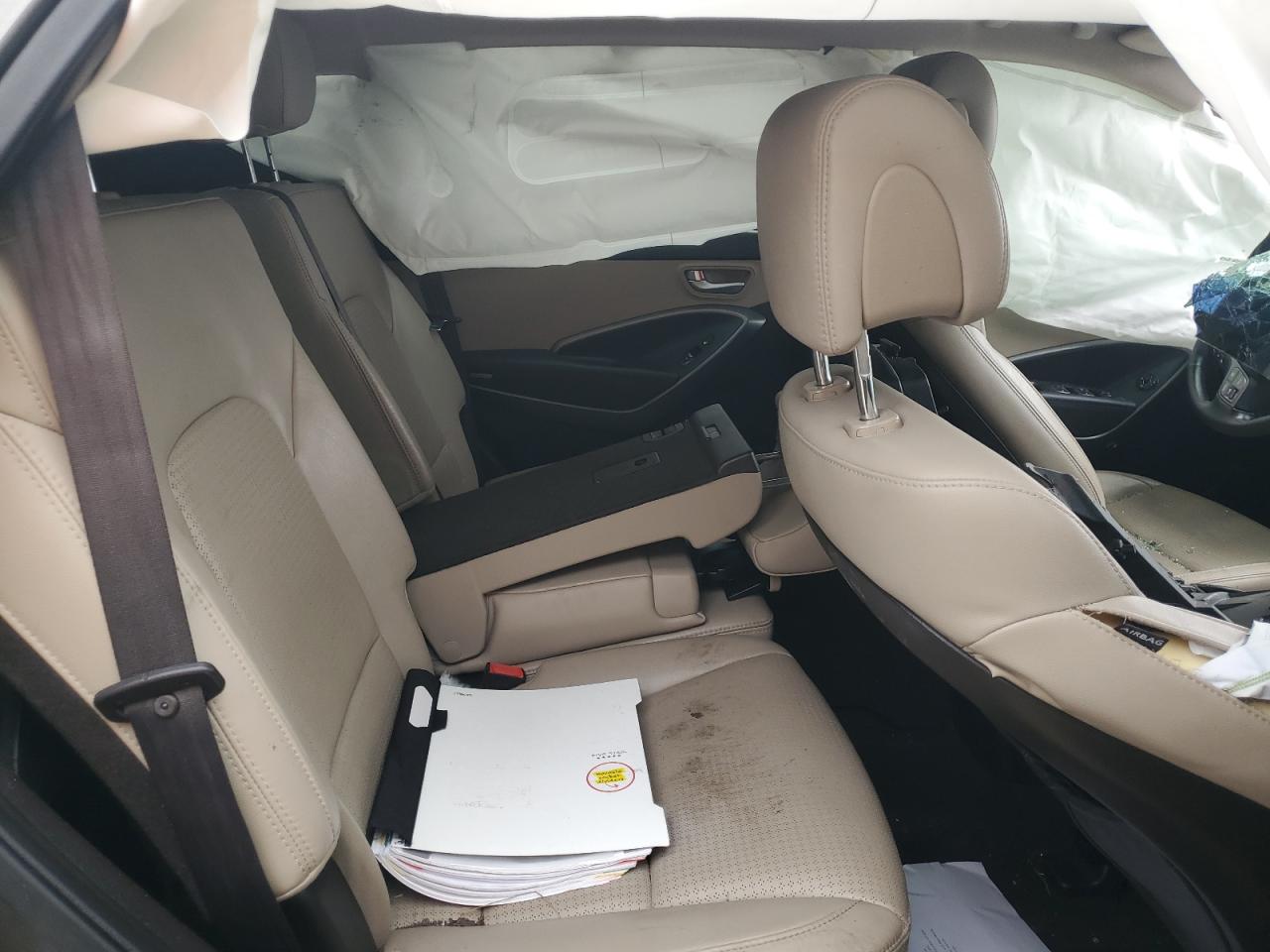 2013 Hyundai Santa Fe - Image 11