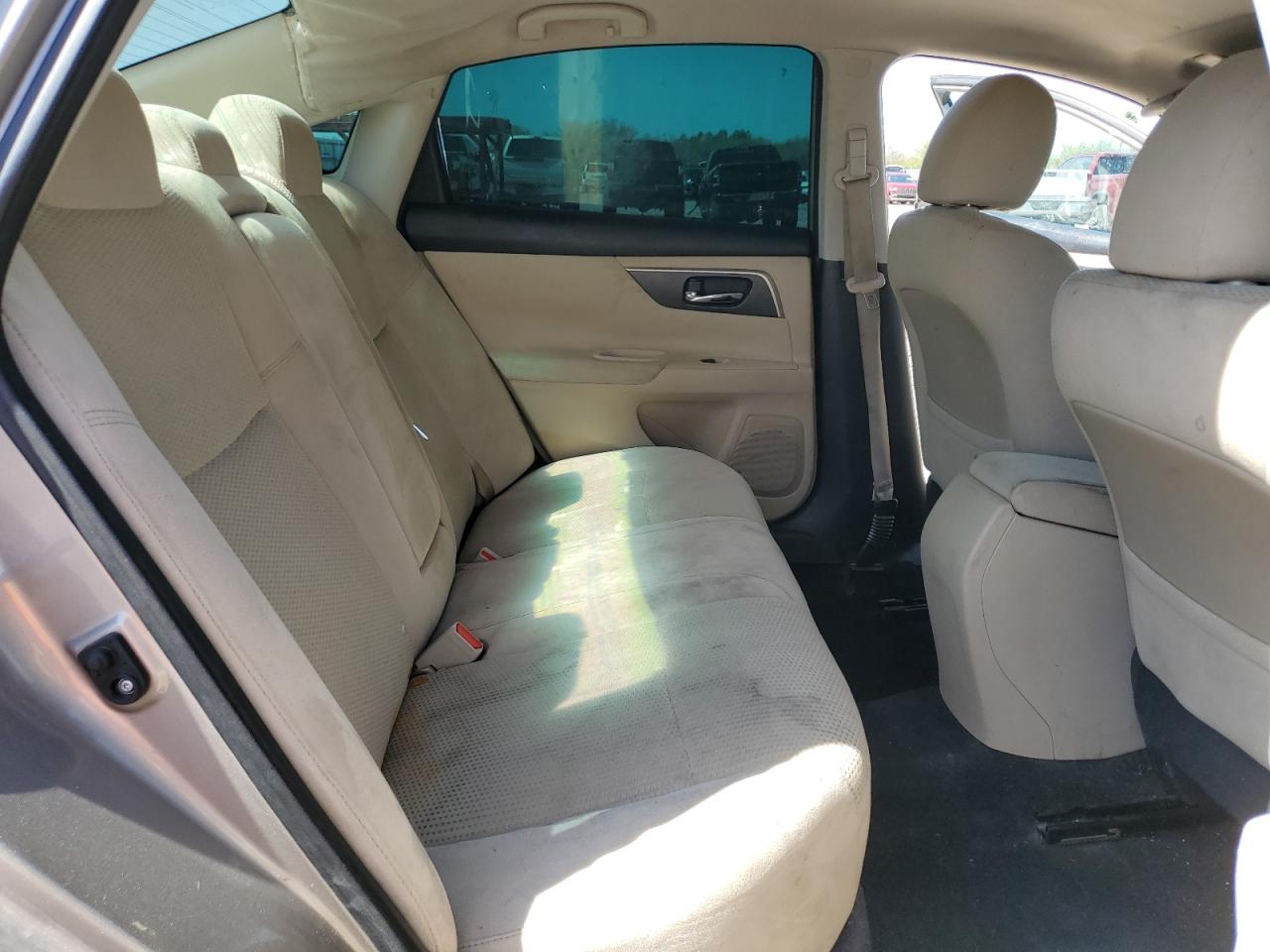 2015 Nissan Altima - Image 10