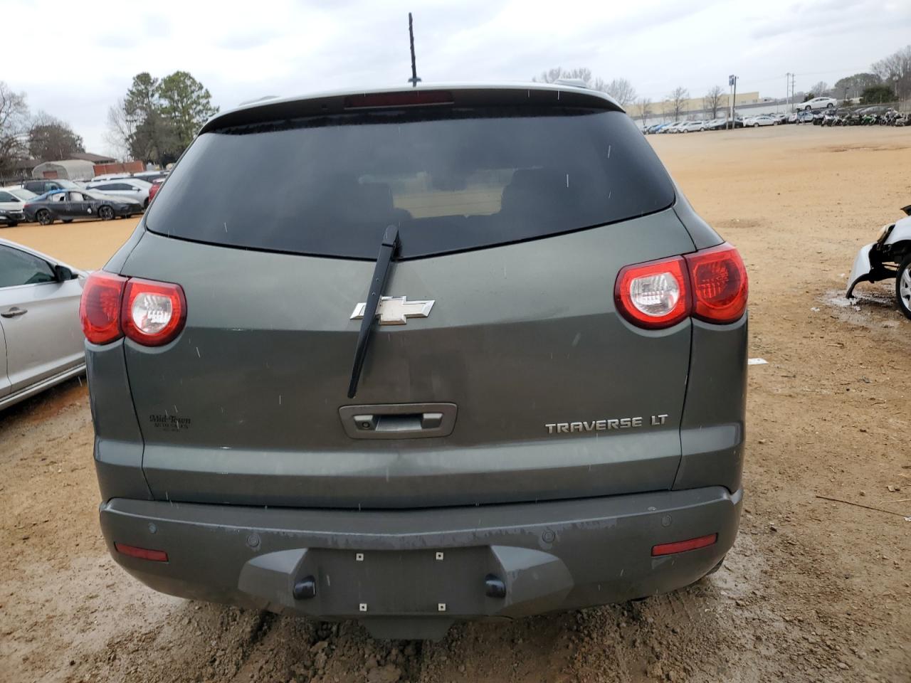 2011 Chevrolet Traverse - Image 6