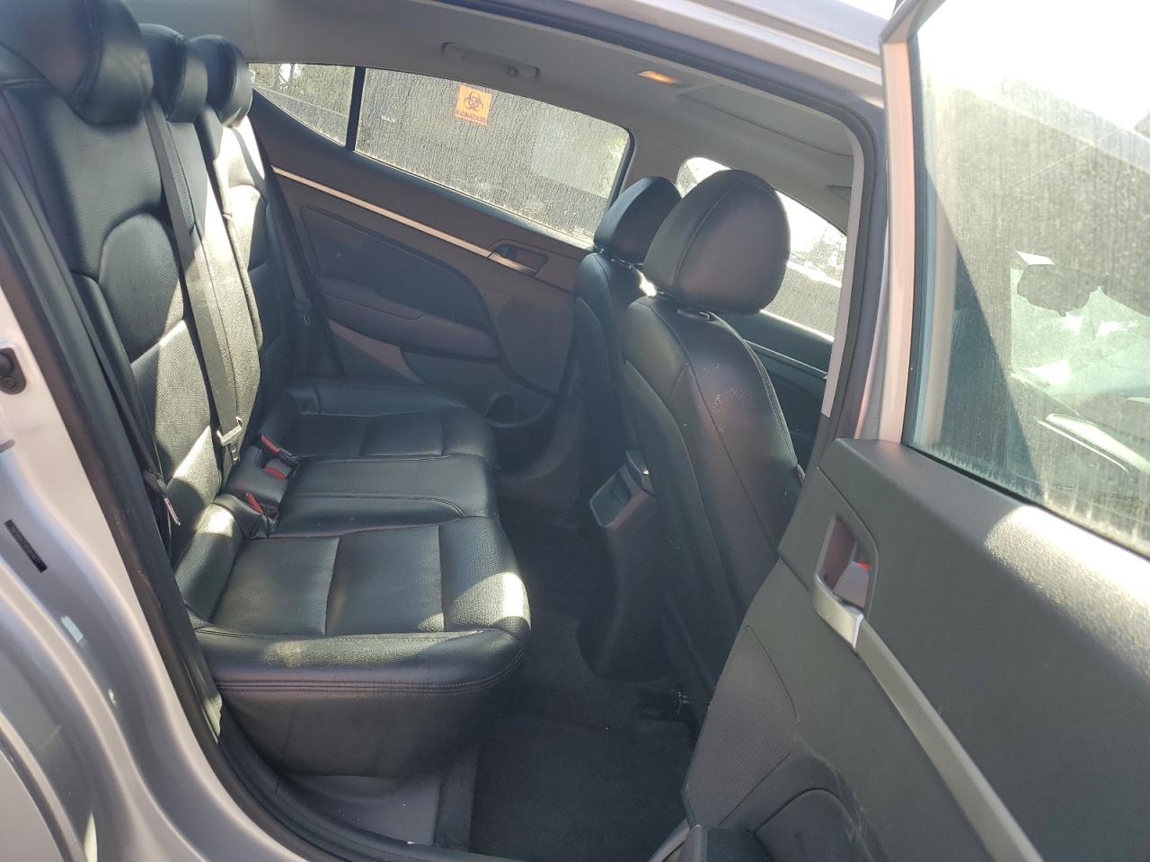2019 Hyundai Elantra - Image 10