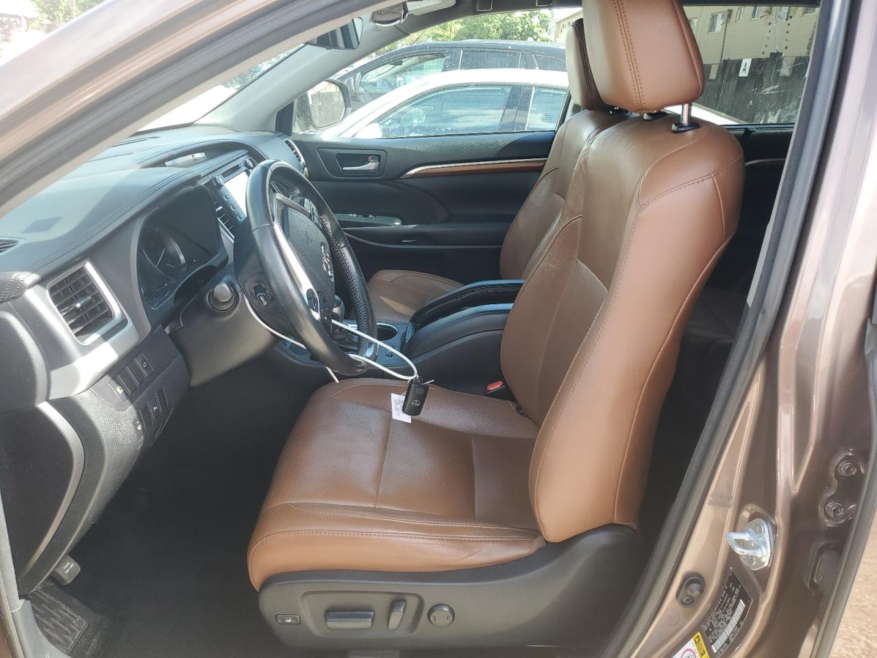 2017 Toyota Highlander - Image 7