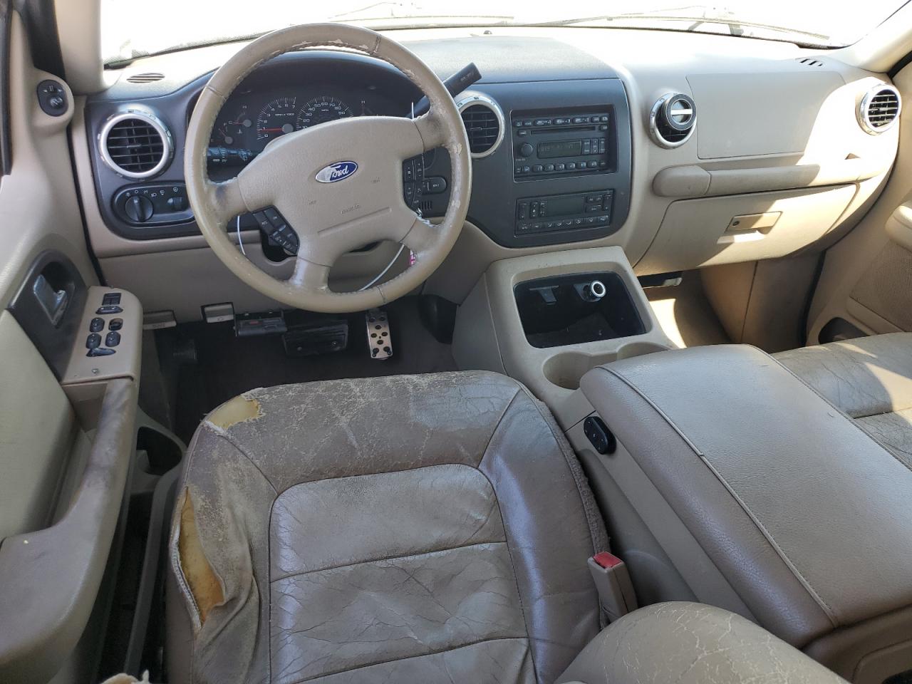 2004 Ford Expedition - Image 8