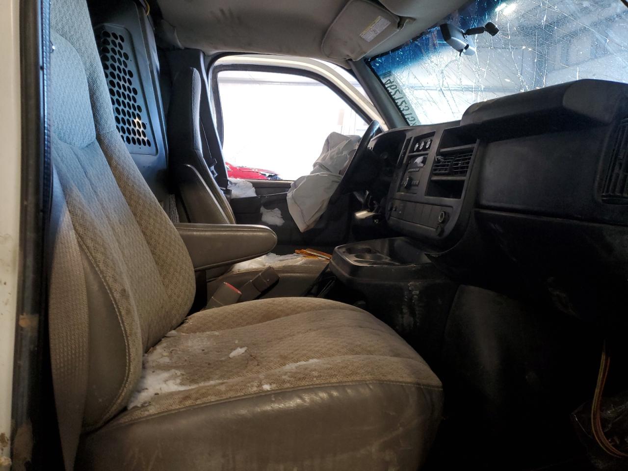2012 Chevrolet Express - Image 7