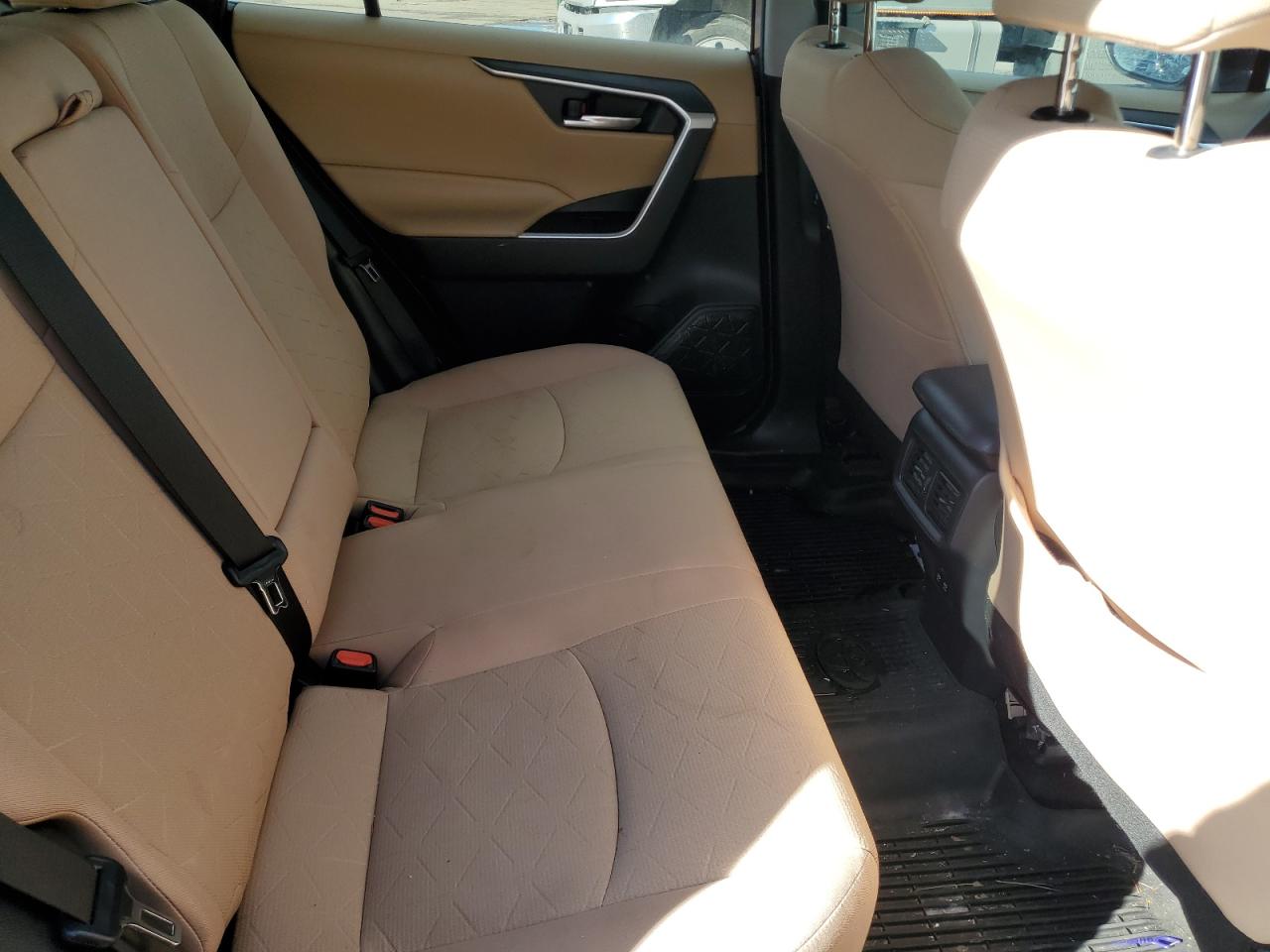 2019 Toyota RAV 4 - Image 11