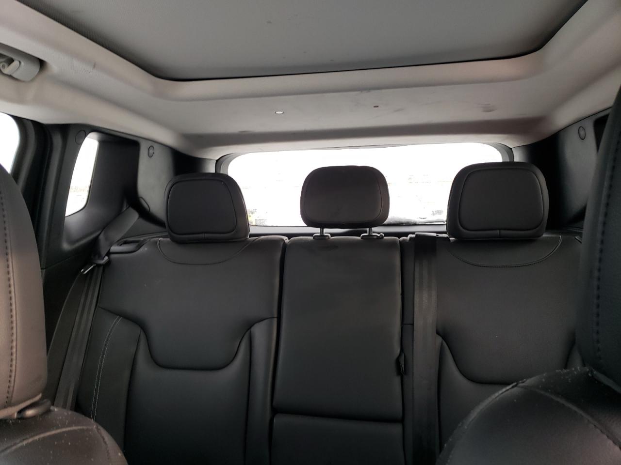 2020 Jeep Renegade - Image 10