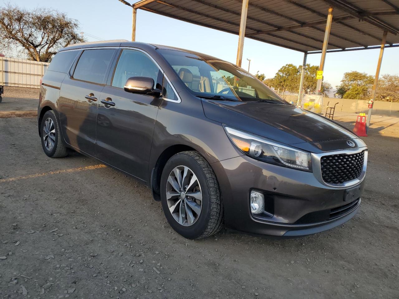 2016 Kia Sedona - Image 4