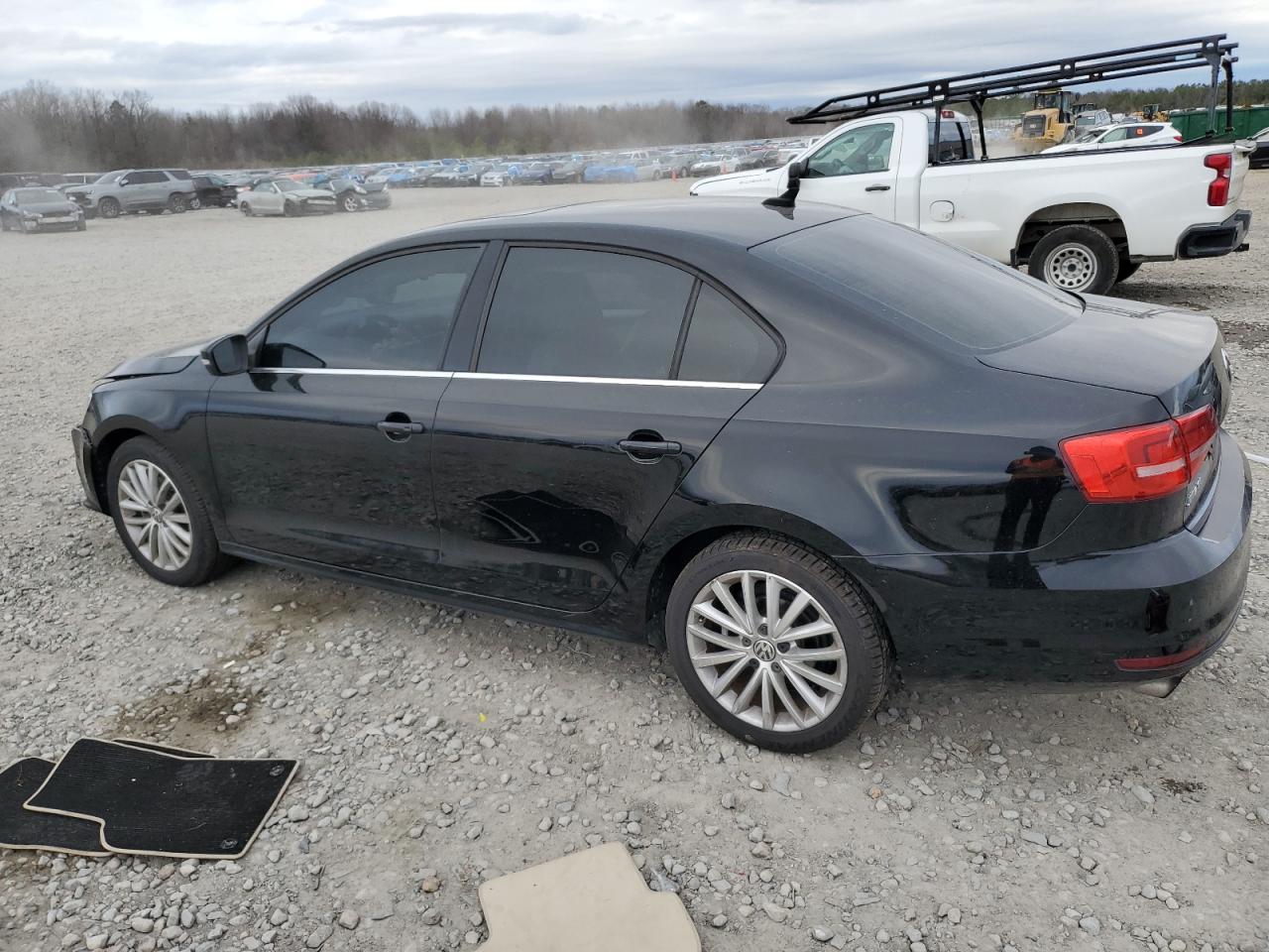 2015 Volkswagen Jetta - Image 2