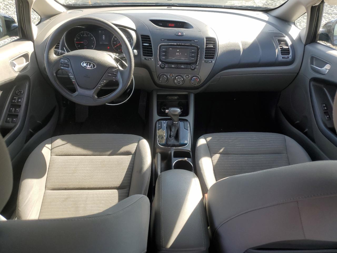 2017 Kia Forte - Image 8