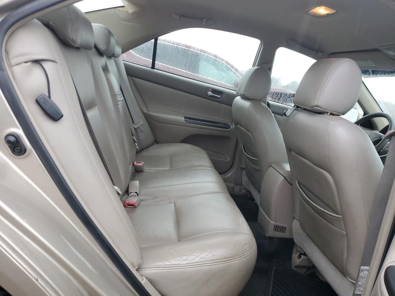 2005 Toyota Camry - Image 10