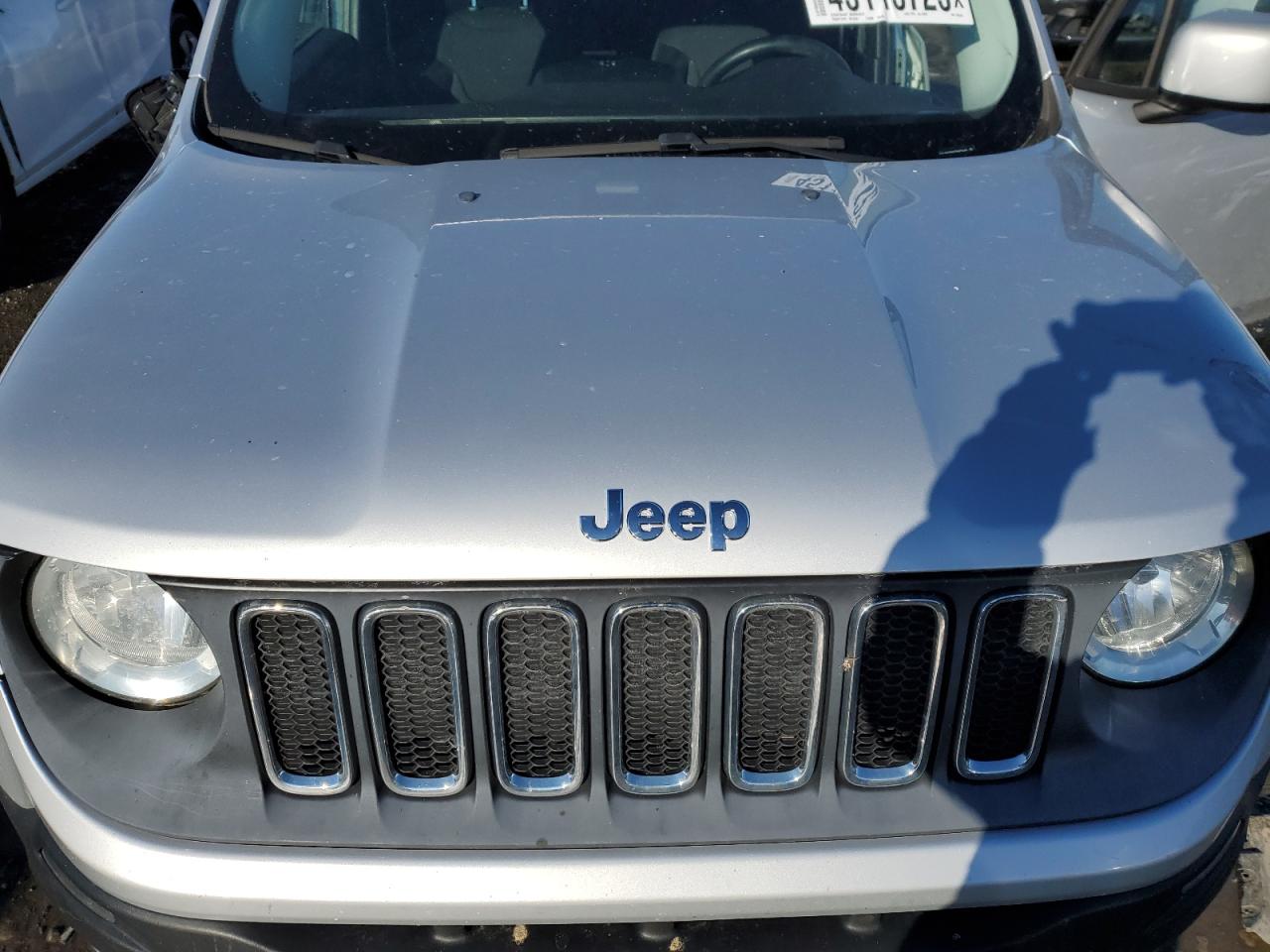 2015 Jeep Renegade - Image 11