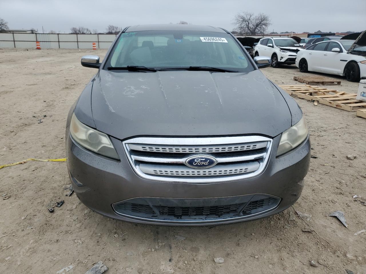 2011 Ford Taurus - Image 5