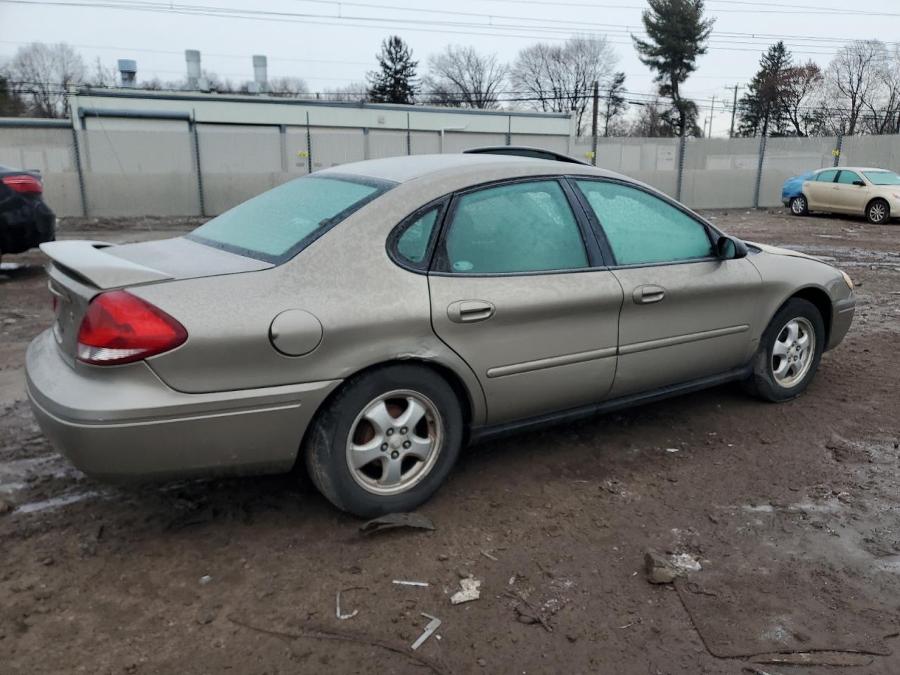 2005 Ford Taurus - Image 3