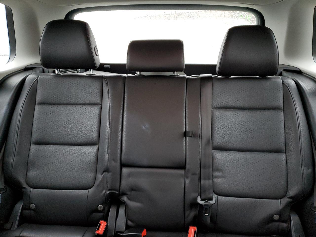 2016 Volkswagen Tiguan - Image 10