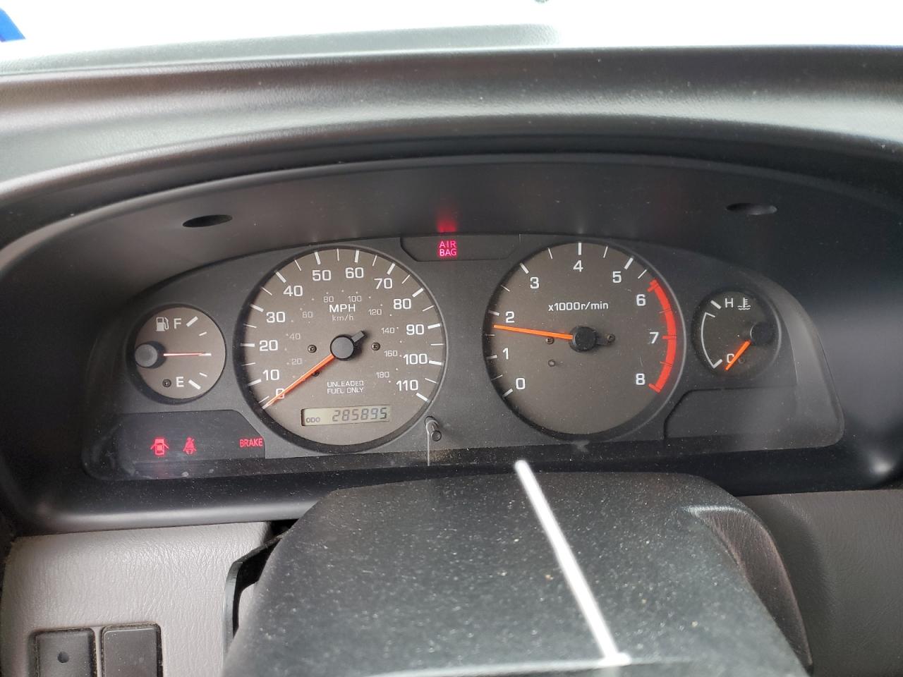 2000 Nissan Navara (Frontier) - Image 9