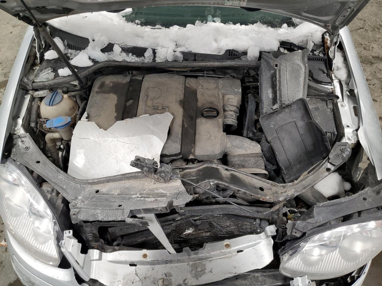 2010 Volkswagen Jetta - Image 13