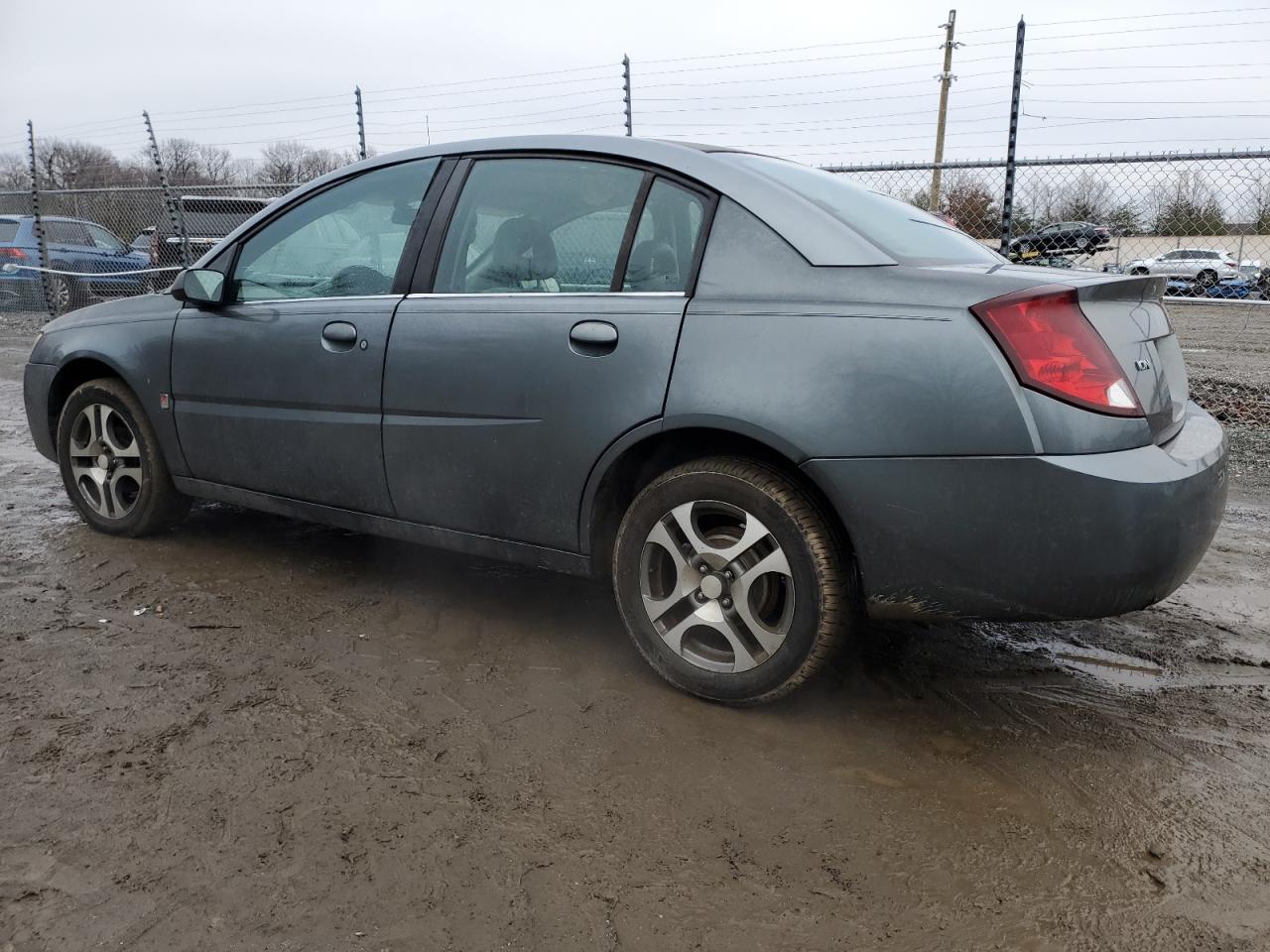 2005 Saturn ION - Image 2