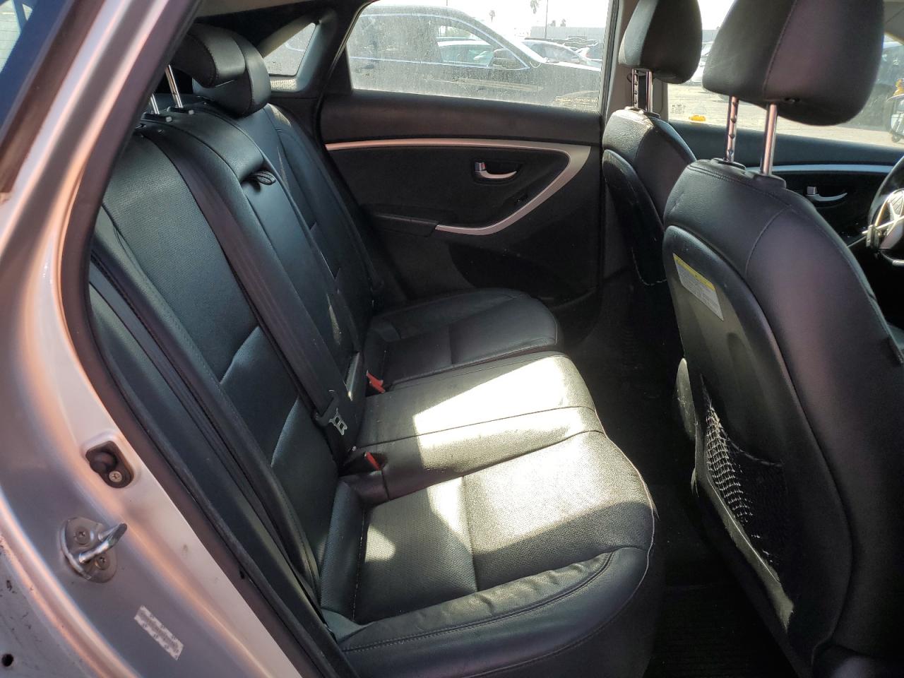 2014 Hyundai Elantra - Image 10