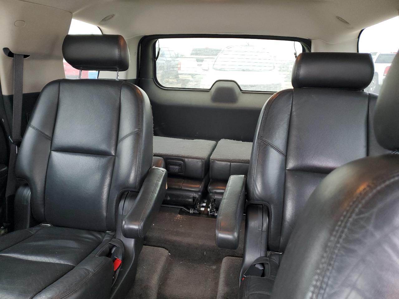 2009 Cadillac Escalade - Image 10