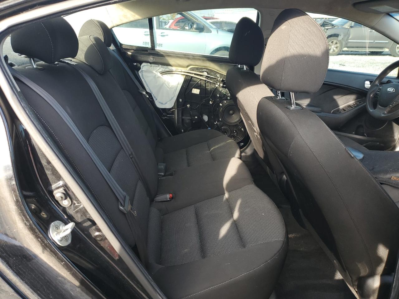 2017 Kia Forte - Image 10