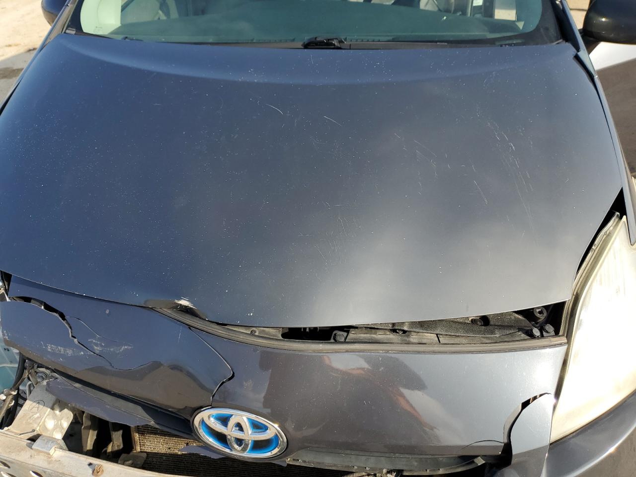 2010 Toyota Prius - Image 12
