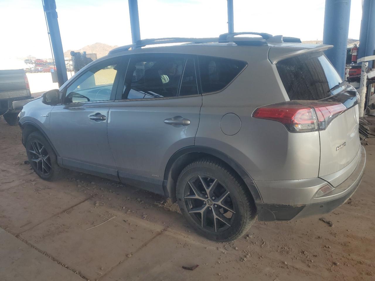 2018 Toyota RAV 4 - Image 2