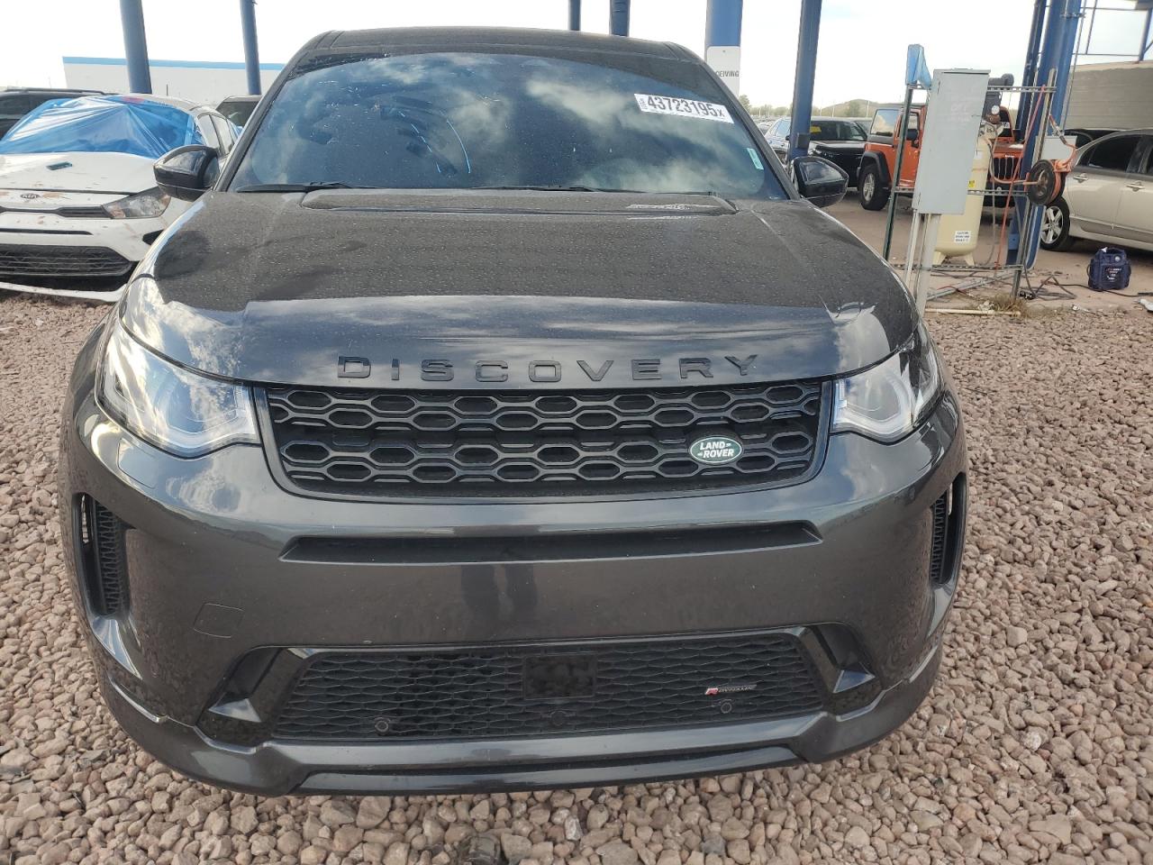 2023 Land Rover Discovery - Image 5