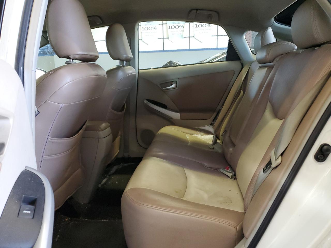 2012 Toyota Prius - Image 10