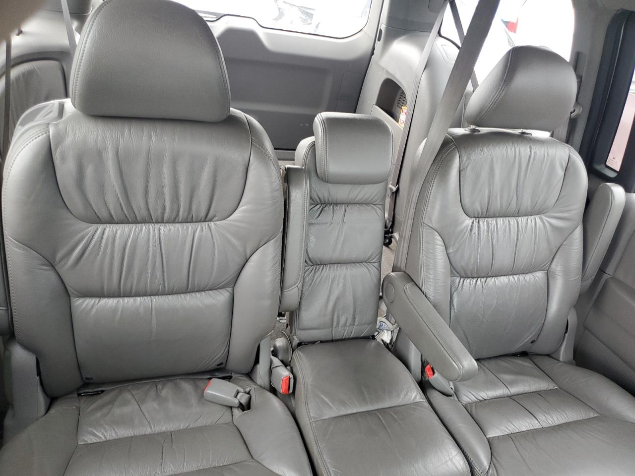 2010 Honda Odyssey - Image 10