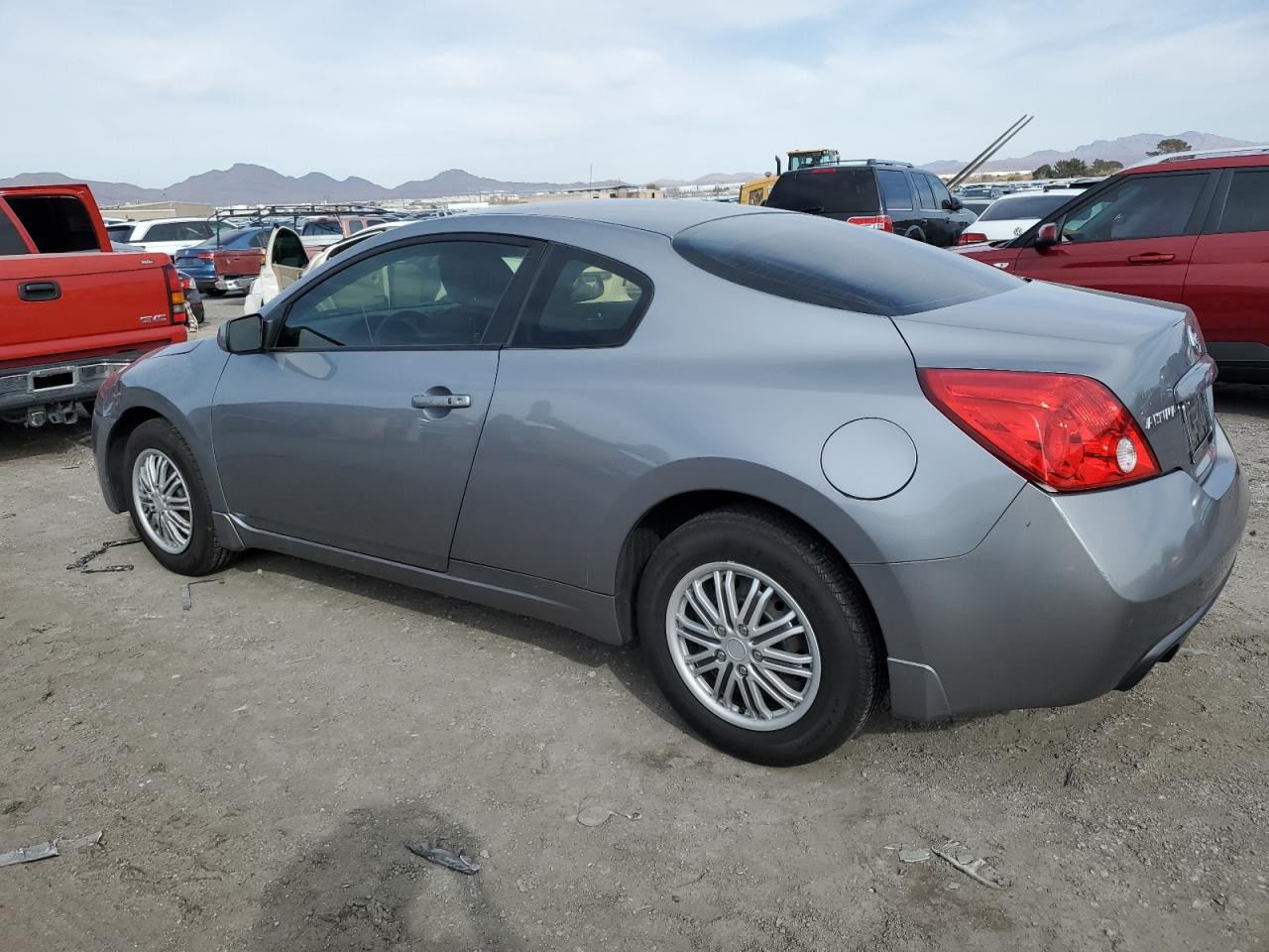 2009 Nissan Altima - Image 2
