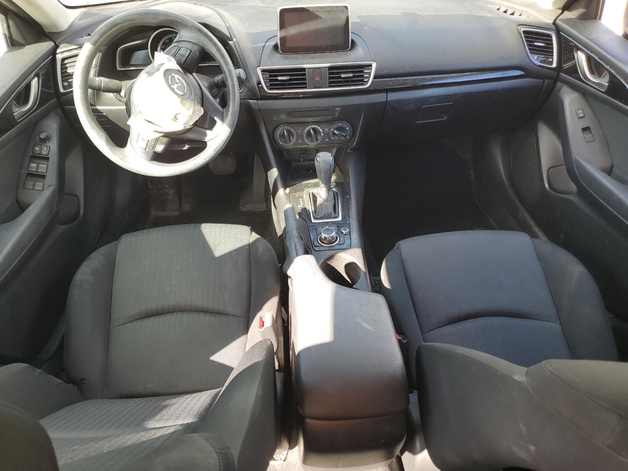 2016 Mazda 3 - Image 8