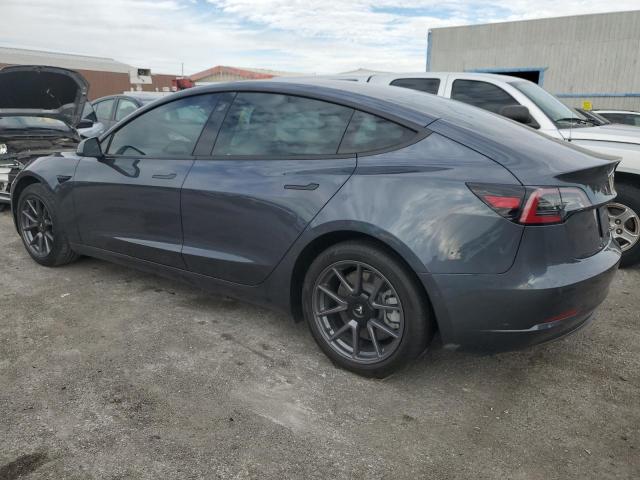  TESLA MODEL 3 2022 Серебристый
