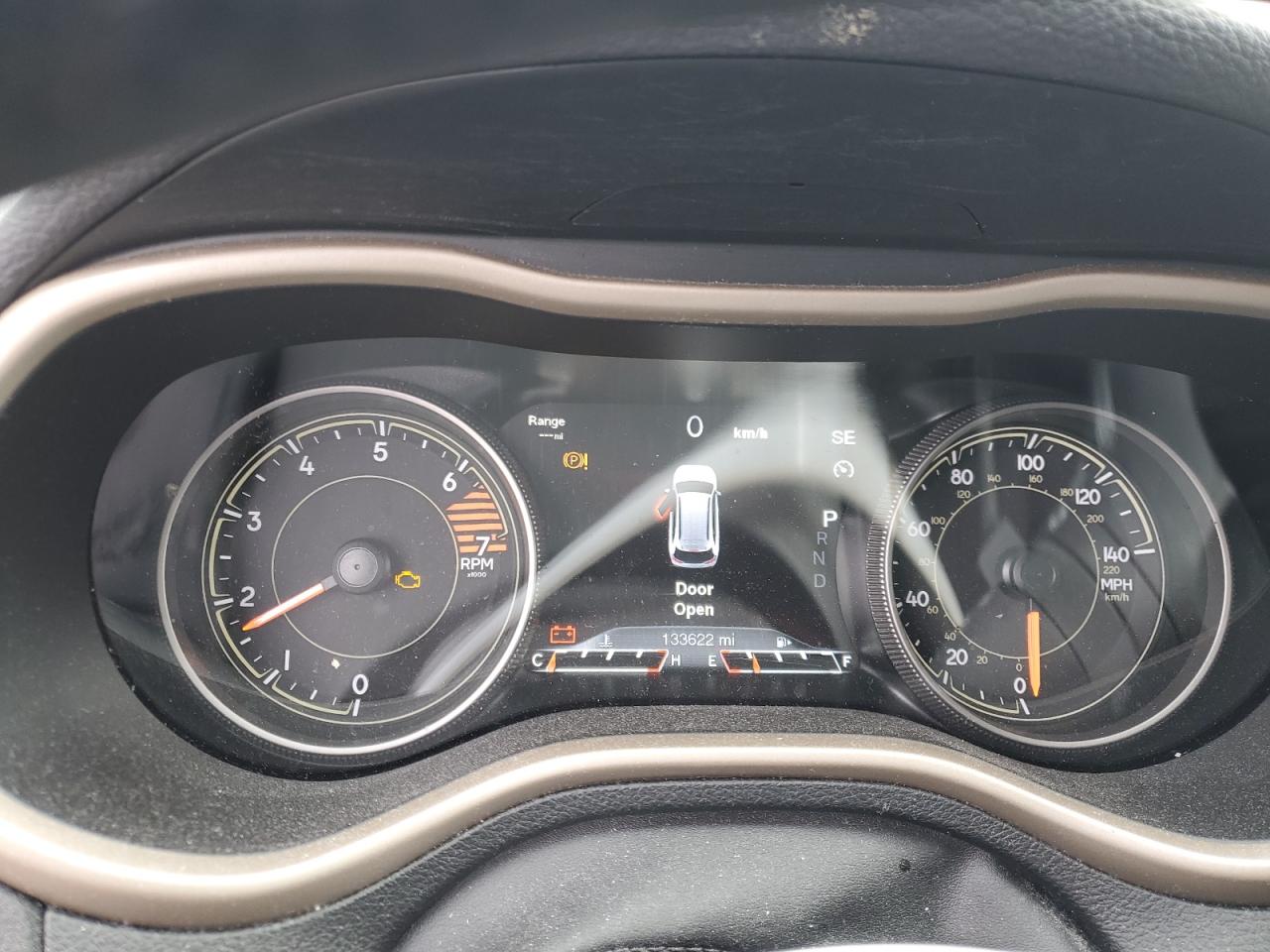 2018 Jeep Grand Cherokee - Image 9