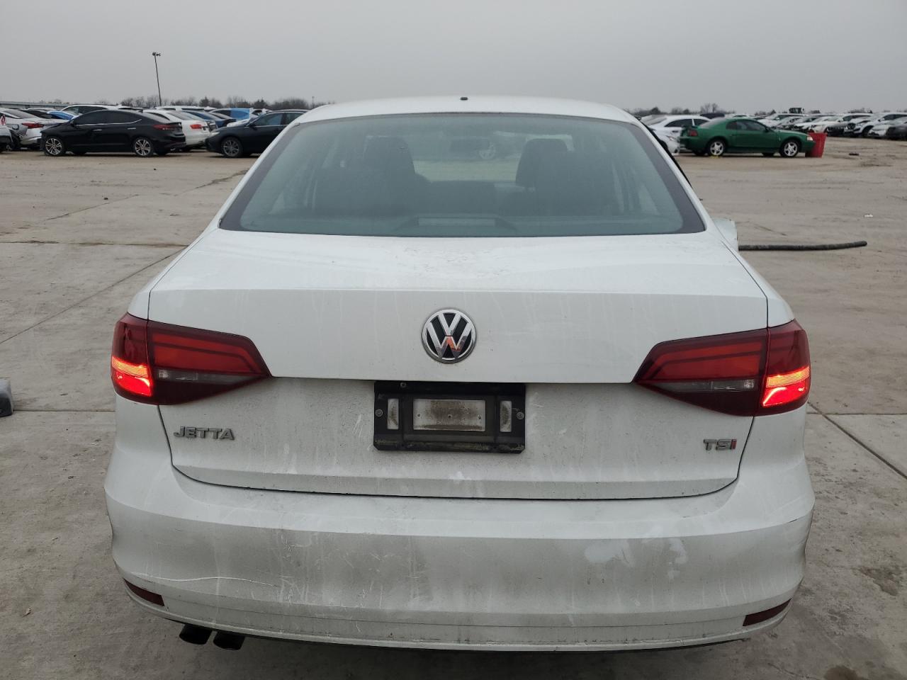 2017 Volkswagen Jetta - Image 6