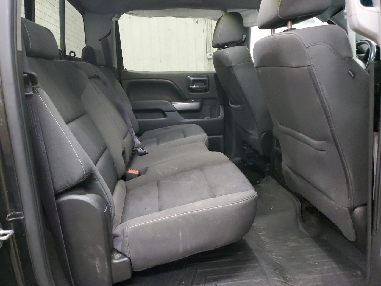 2016 Chevrolet Silverado - Image 10