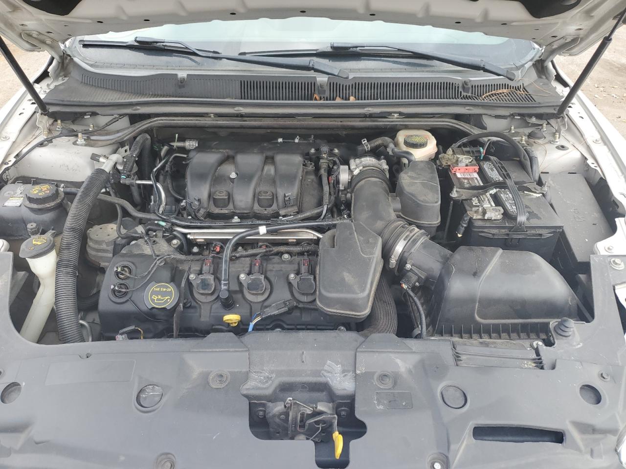 2014 Ford Taurus - Image 11