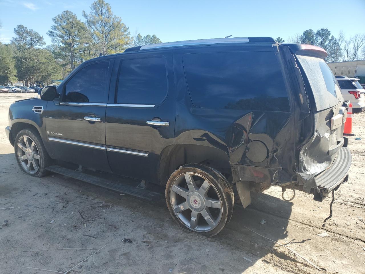 2008 Cadillac Escalade - Image 2