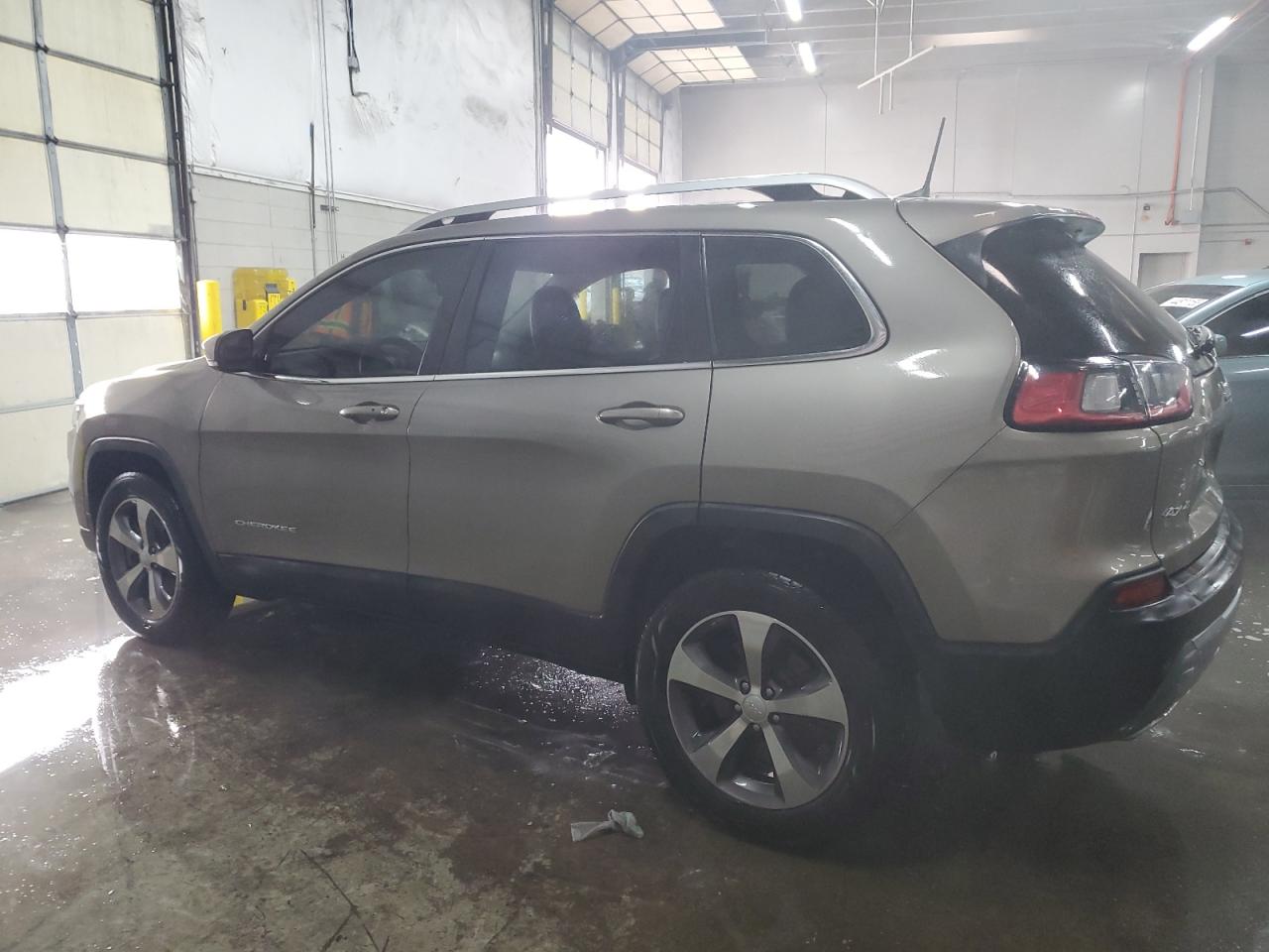 2020 Jeep Grand Cherokee - Image 2
