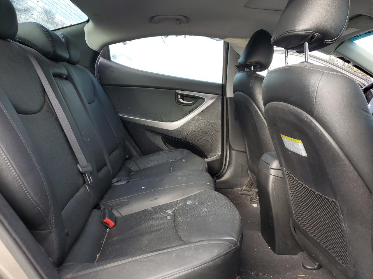 2013 Hyundai Elantra - Image 10