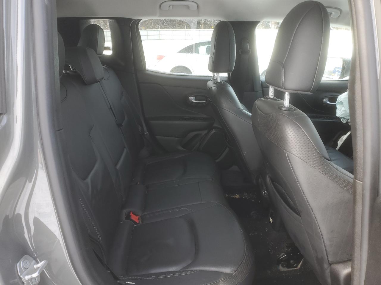 2020 Jeep Renegade - Image 11