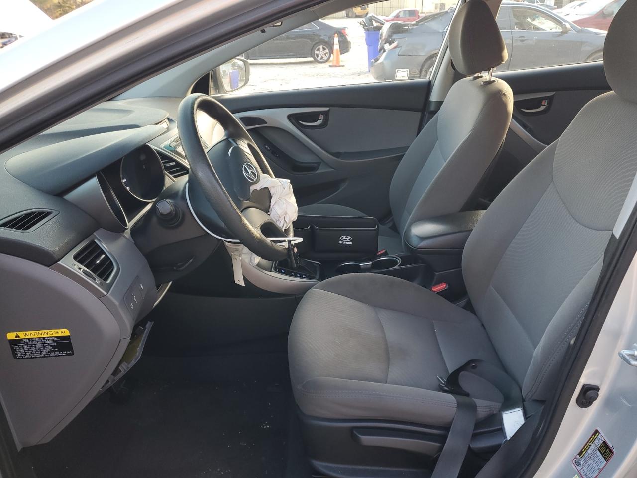 2016 Hyundai Elantra - Image 7