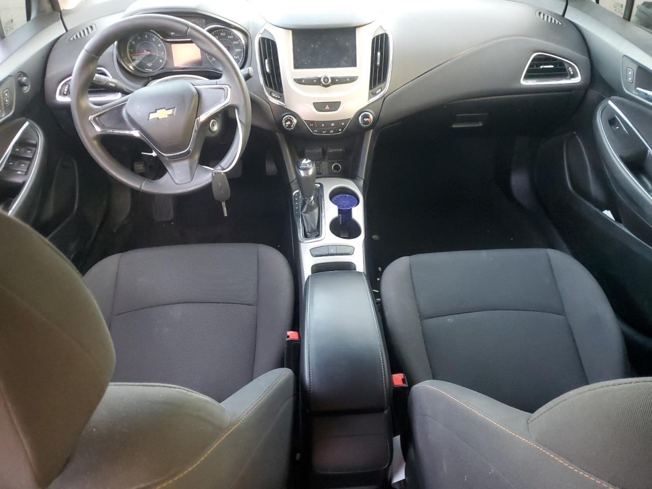 2018 Chevrolet Cruze - Image 8
