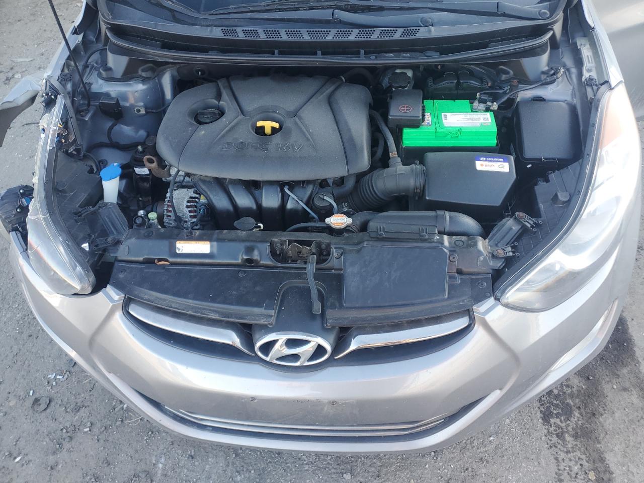 2012 Hyundai Elantra - Image 12