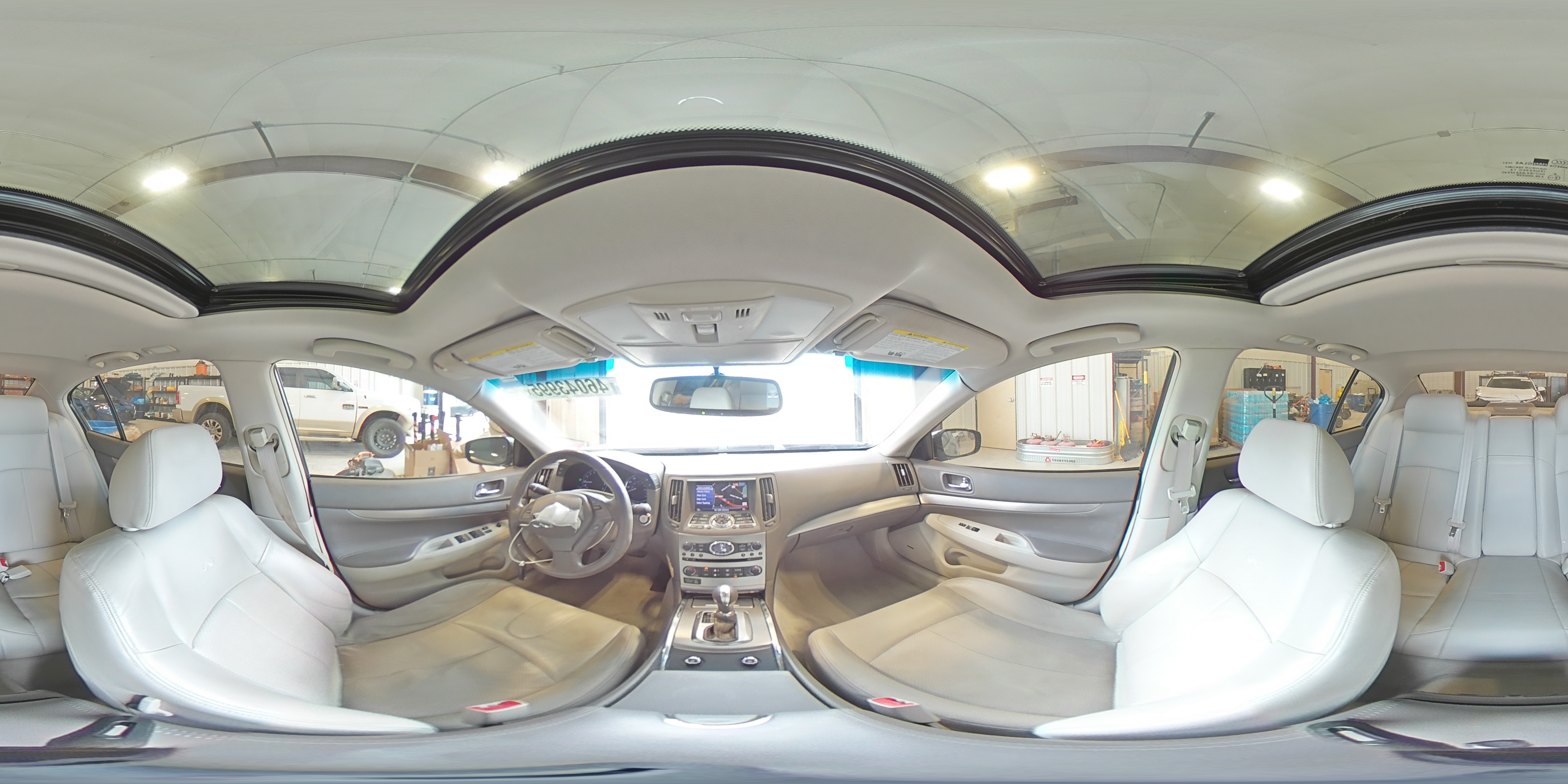 2011 Infiniti G - Image 13