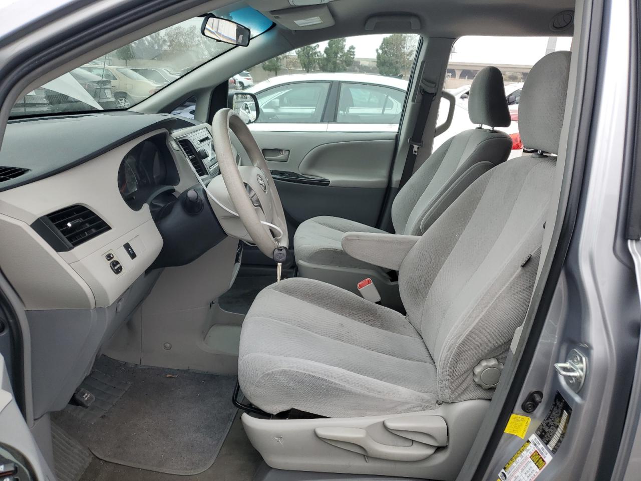 2012 Toyota Sienna - Image 7